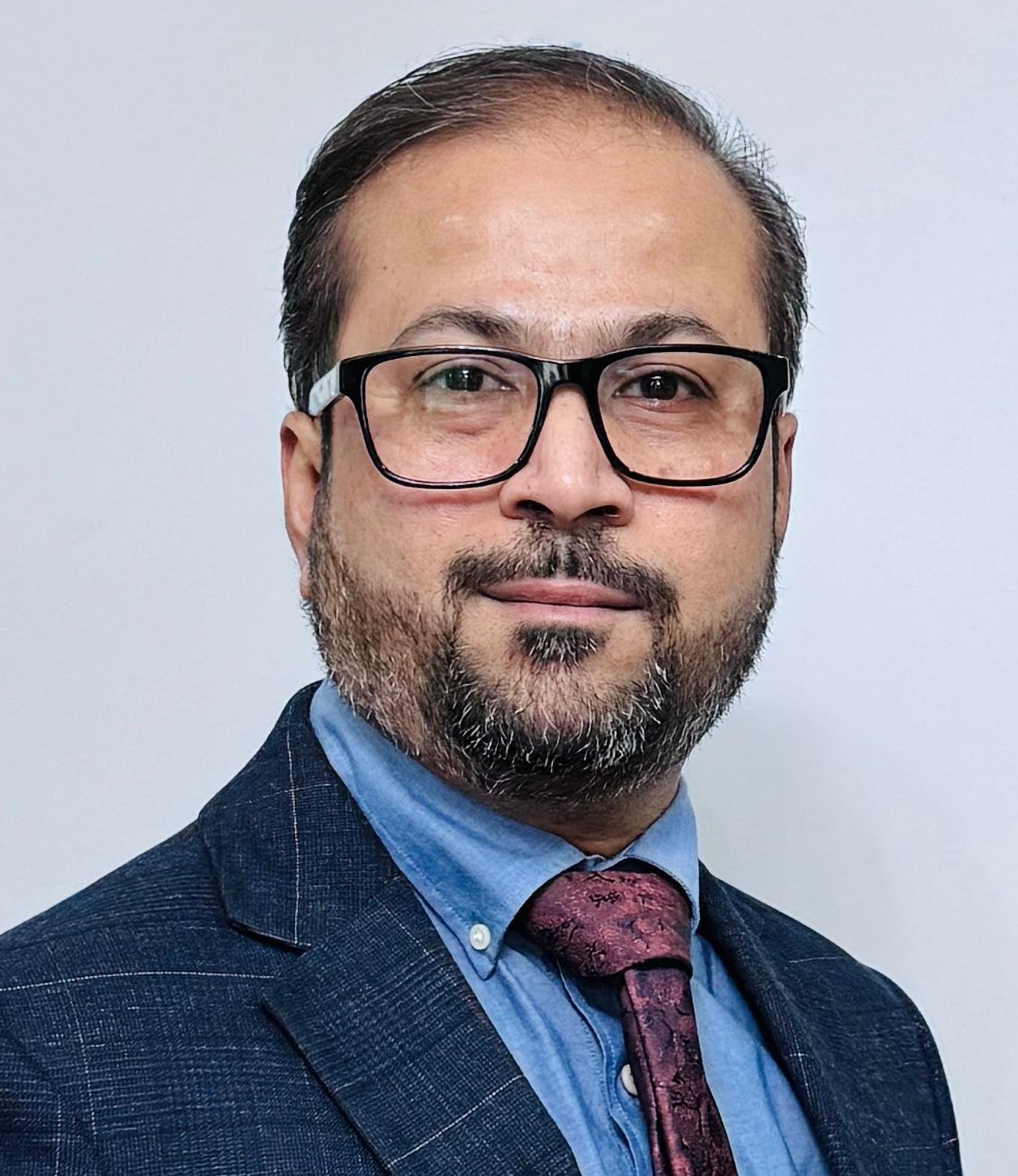 Dr Nadeem Maddekar